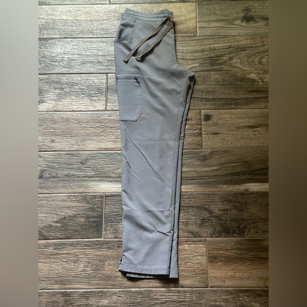 EUC Figs Scrubs *Yola Skinny Pants-Dark space Grey